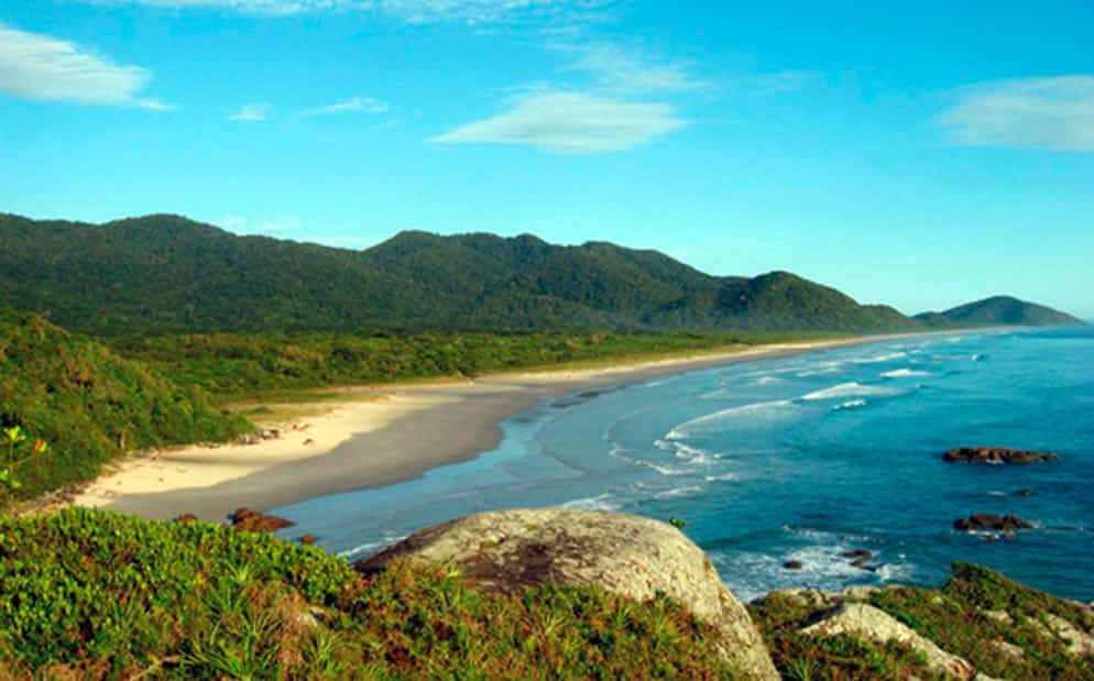 Praia da Lage na Ilha do Cardoso