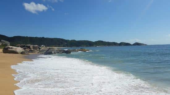 Praia do Estaleiro | Fonte: TripAdvisor